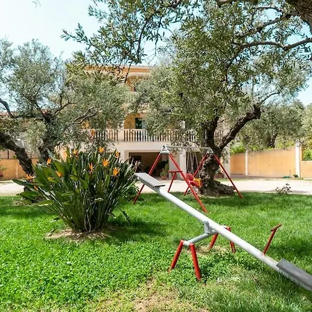 Sunny Aprt At Klelia *